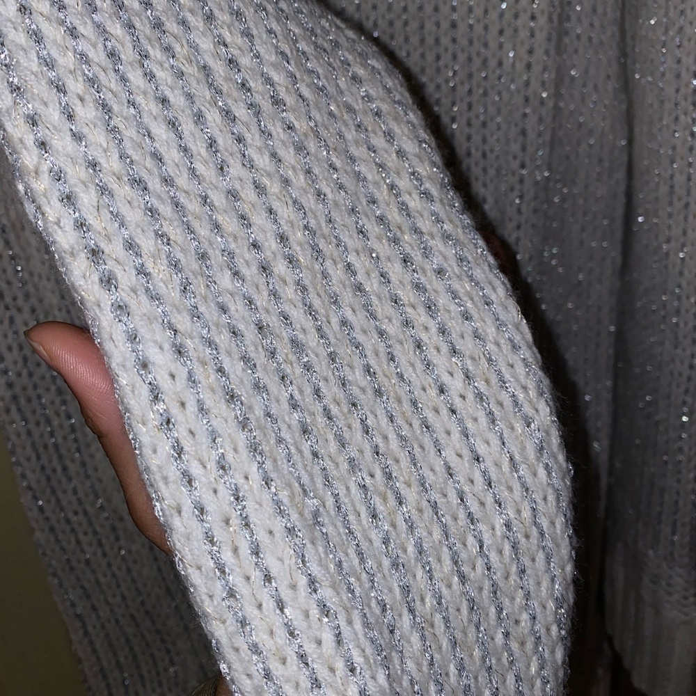 Cream Sweater - Picture 4 of 4
